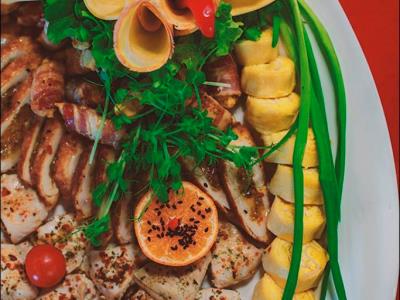 Uzkodu plates pēc pasūtījuma